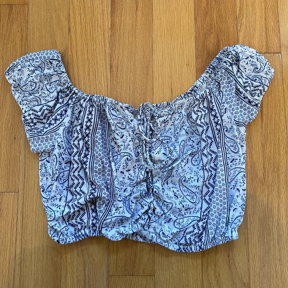 Olivaceous Blue and White Patterned Crop Top - Small